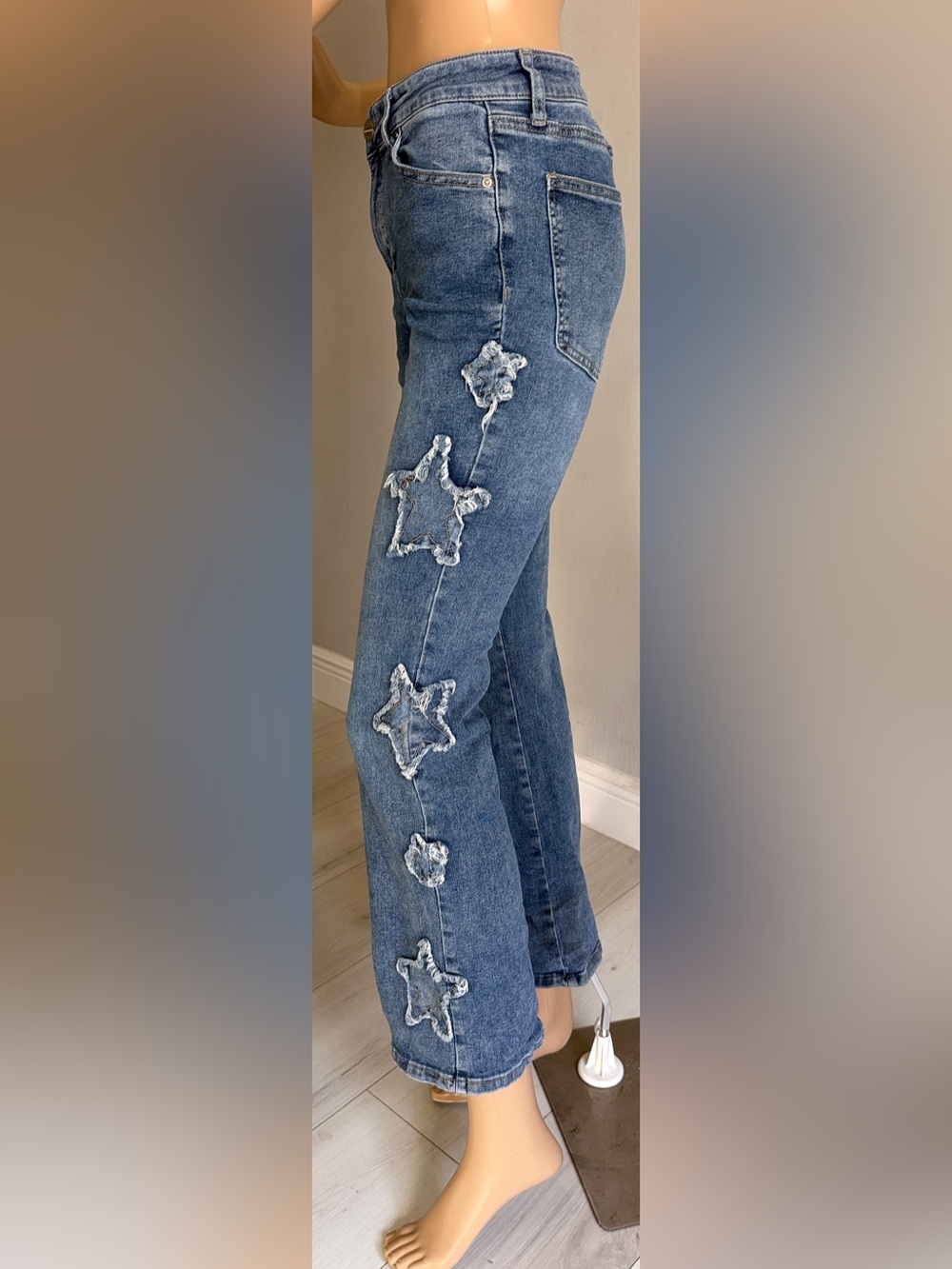 Ashley Mason Premium Star Patch Straight Leg Jeans Size 26 | Distressed Denim - Picture 6 of 8